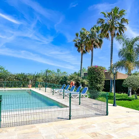 10 Personas Con Bbq, Piscina Y Terraza